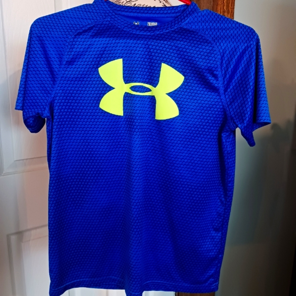 Under Armor youth large short sleeve blue shirt